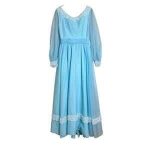 Nadine VINTAGE pastel blue White Lace Accent Formal long sleeve dress Size SMALL
